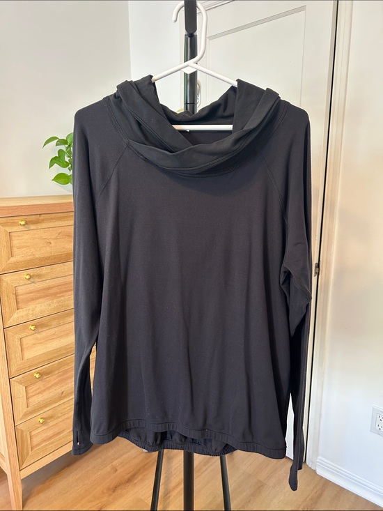 lululemon athletica Sweaters - Lululemon Cowlneck Long Sleeve. Best for size 10. PTP 22”. Black.